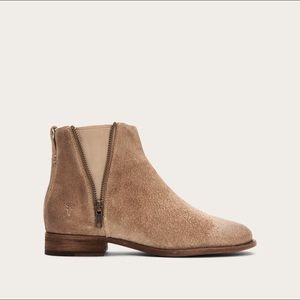 Frye boots Carly Zip Chelsea 7.5 Ash color